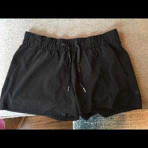 Black Lululemon On the Fly short